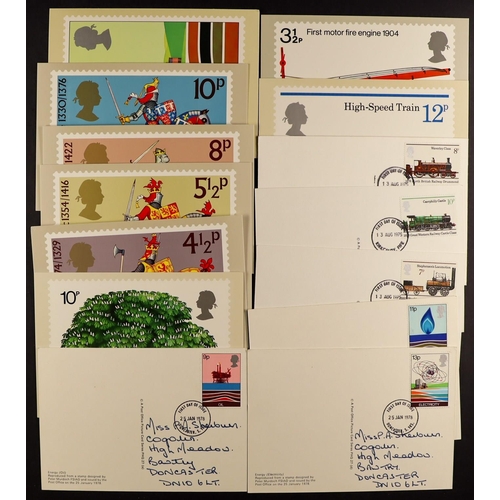 1446 - GB.ELIZABETH II 1974 - 2000s PHQ CARDS. Approximately 1350 cards addressed with stamps and 550 plain... 