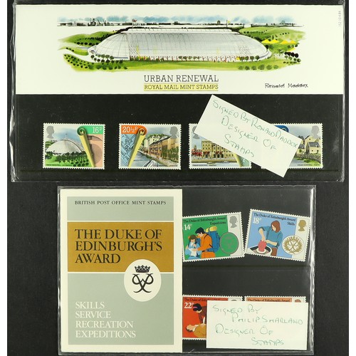 1447 - GB.ELIZABETH II 1975 - 1985 ERRORS & DESIGNER - SIGNED PRESENTATION PACKS. Surely a unique collectio... 