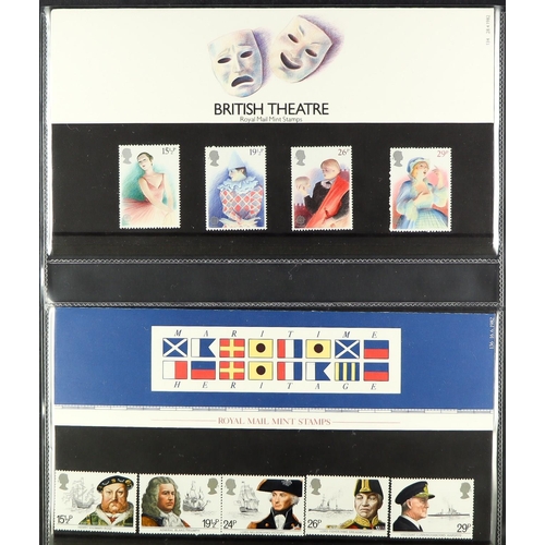 1449 - GB.ELIZABETH II 1978 - 2008 PRESENTATION PACKS. in an album and loose. Highly complete from 2000. Pr... 