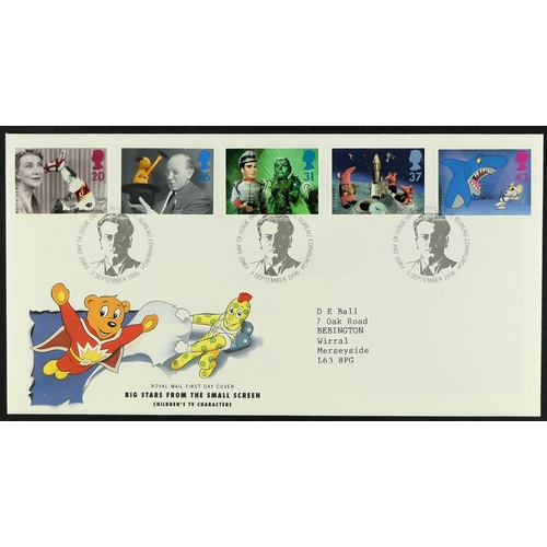 1477 - GB.ELIZABETH II COLLECTIONS AND COVERS in three sparse albums of basic stamps covering all reigns, a... 