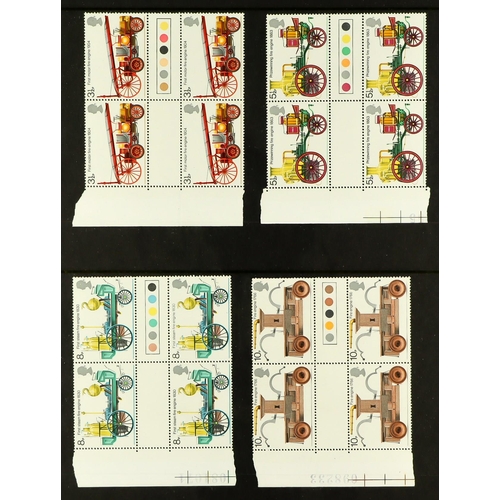 1509 - GB.ELIZABETH II TRAFFIC LIGHT BLOCKS AND GUTTER PAIRS with some traffic light gutter pairs, a few si... 