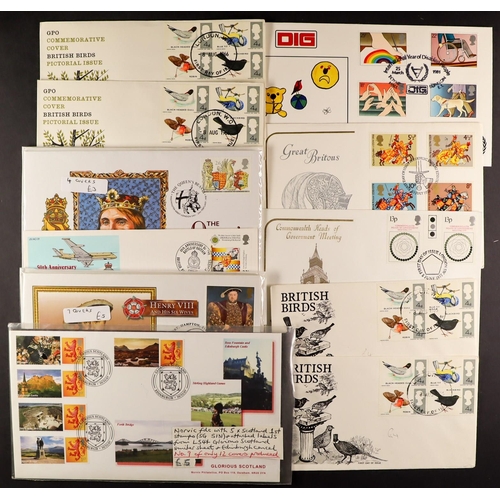 1536 - GB.FIRST DAY COVERS 1936 - 2003 'BETTER' ASSORTMENT of around 200 in a small box, plenty of Benham, ... 