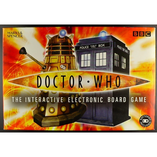 59 - DR WHO - BOARD GAMES AND PUZZLES. Includes 'Dr Who' by Strawberry Fayre, Monopoly - Dr Who ed (seale... 