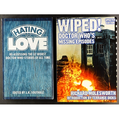 60 - DR WHO - BOOK COLLECTION. Includes scripts, encyclopedias, behind the scenes, graphic novels, guides... 