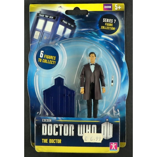 98 - DR WHO - UNOPENED BOXED ITEMS comprising of 'The Eleven Doctors Figure Set', 'The Eleven Doctors Mic... 