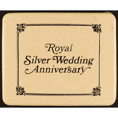 118 - GOLD & SILVER INGOTS Replicas of the 1972 Royal Wedding 20p 'stamp' in 22 carat gold (weight 26.5g) ... 