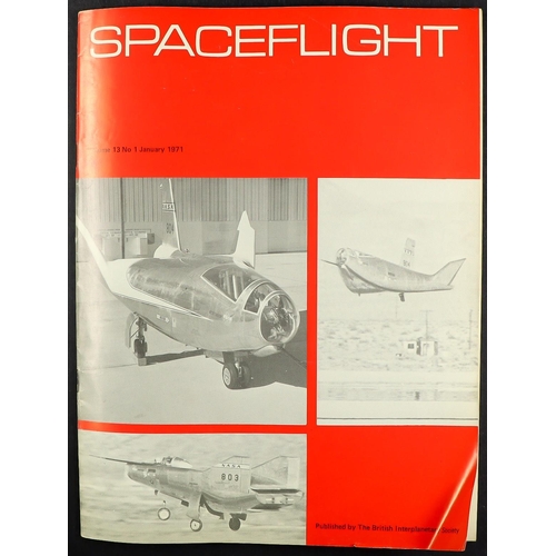 133 - MAGAZINES - SPACEFLIGHT 1971-1977. A near complete run from Vol 13, No 1 to Vol 19, No 12. Missing V... 