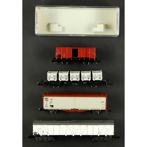 156 - N GAUGE FLEISCHMANN ROLLING STOCK. 8326 Kulmbacher x2, 8357 Pilsner x2, 8095 Luggage Trolley, 8360 G... 