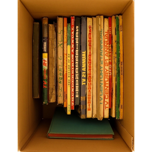 208 - VINTAGE ANNUALS and other books. Includes 'TV Fun' 1958, 'Roy Rogers Cowboy Annual' (undated c. 1950... 