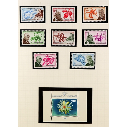 223 - FLOWERS 1950's-2000's GIGANTIC WORLD NEVER HINGED MINT COLLECTION in hingeless mounts in 43 albums, ... 