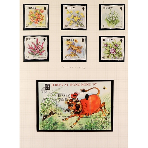 223 - FLOWERS 1950's-2000's GIGANTIC WORLD NEVER HINGED MINT COLLECTION in hingeless mounts in 43 albums, ... 