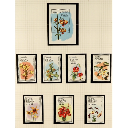 223 - FLOWERS 1950's-2000's GIGANTIC WORLD NEVER HINGED MINT COLLECTION in hingeless mounts in 43 albums, ... 