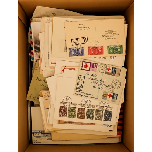 250 - MASSIVE WORLD COVERS HOARD All periods accumulation of covers & cards in two cartons, includes comme... 