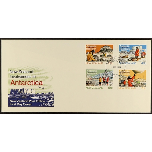 336 - AUSTRALIAN, NEW ZEALAND AND CANADA BOX. Comprises of Australian year books 1981-83, New Zealand year... 