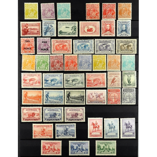 370 - 1913 - 1936 MINT COLLECTION of 90+ stamps on protective pages, near - complete for the commemorative... 