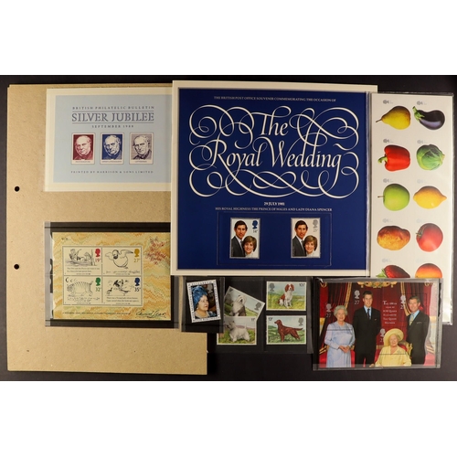 1605 - 1970s - 1990s COMMEMORATIVE PRESENTATION PACK SELECTION with miniature sheets and oddments. Face vac... 