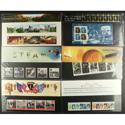 1629 - 1980's-1990's BOOKLETS, PRESENTATION PACKS & YEAR BOOKS Never hinged mint accumulation of booklets i... 