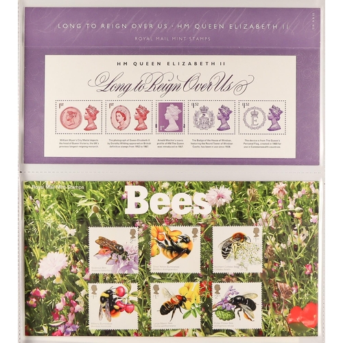 1640 - 1990-2015 PRESENTATION PACKS Collection in six albums, seems to be almost complete for the commemora... 