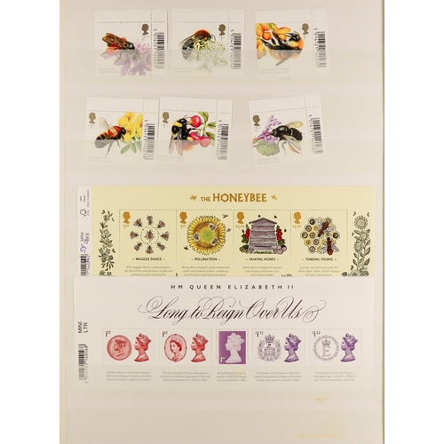 1644 - 1996-2018 NEVER HINGED MINT COLLECTION in three stockbooks, includes virtually only commemorative is... 