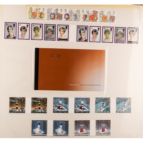 1486 - GB.ELIZABETH II 1970's-2000's MINT ASSEMBLY in two photo albums and in envelopes, includes loads of ... 