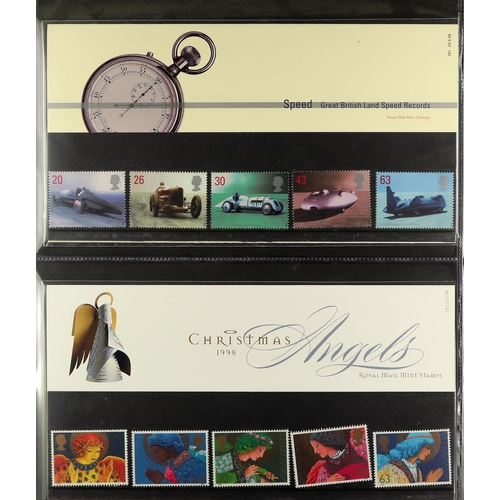 1532 - GB.ELIZABETH II 1989-2001 PRESENTATION PACKS in two albums, includes 1988 Castles set, 1993 £10 Brit... 