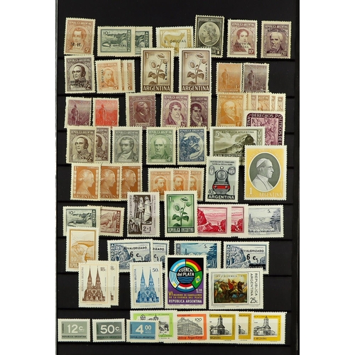 234 - ARGENTINA 1862 - 1950s IN 2 STOCK BOOKS and on stock pages (many 1000's). Lot 234 [c]