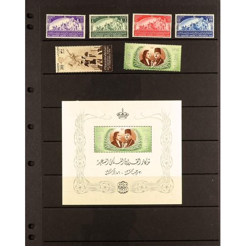 458 - EGYPT 1867 - 1958 COLLECTION of around 250 mint stamps & miniature sheets on protective pages, quite... 