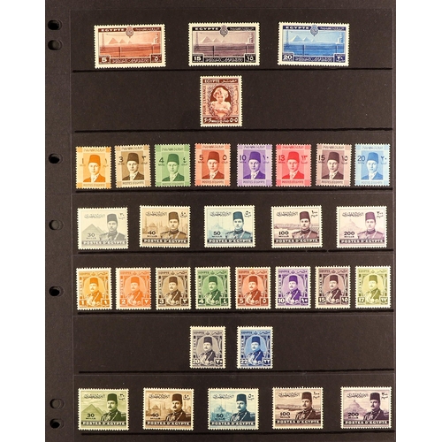 458 - EGYPT 1867 - 1958 COLLECTION of around 250 mint stamps & miniature sheets on protective pages, quite... 