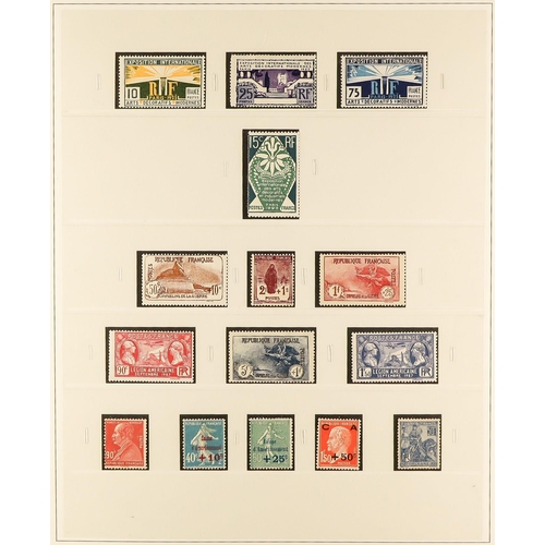 499 - FRANCE 1849 - 1997 POWERFUL MINT / NEVER HINGED MINT COLLECTION. Comprehensive collection of mint / ... 