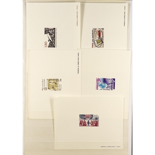 520 - FRANCE 1980 - 1984 EPREUVES DE LUXE collection of 48 items, Yvert 2092-2344. Lot 520 [c]