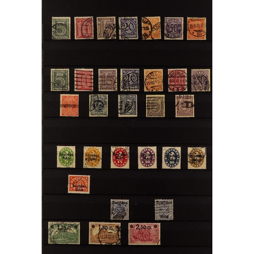 572 - GERMANY 1875 - 1945 USED COLLECTION of approx 1000 stamps & miniature sheets on protective pages, no... 