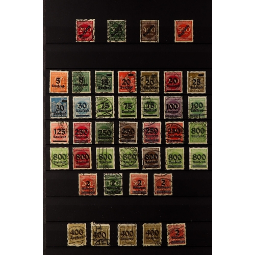 572 - GERMANY 1875 - 1945 USED COLLECTION of approx 1000 stamps & miniature sheets on protective pages, no... 