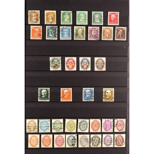 572 - GERMANY 1875 - 1945 USED COLLECTION of approx 1000 stamps & miniature sheets on protective pages, no... 