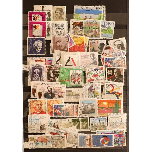 581 - GERMANY ACCUMULATION of mint & used stamps in albums and stock books, in a large carton. States, Inf... 