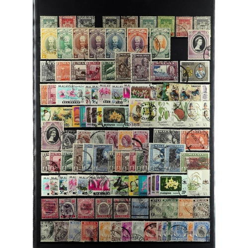 790 - MALAYA STATES 1881-1986 USED COLLECTION of around 900 stamps on protective pages, many higher values... 