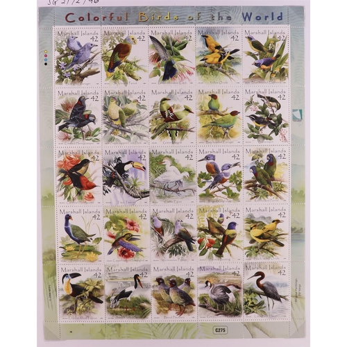 83 - BIRDS 1940's-2010's world collection written up in 22 albums, includes loads of complete sets, mini-... 