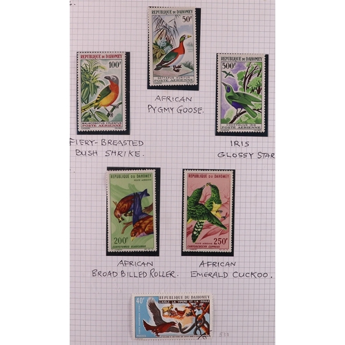 83 - BIRDS 1940's-2010's world collection written up in 22 albums, includes loads of complete sets, mini-... 