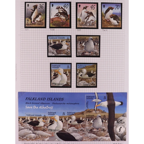 83 - BIRDS 1940's-2010's world collection written up in 22 albums, includes loads of complete sets, mini-... 