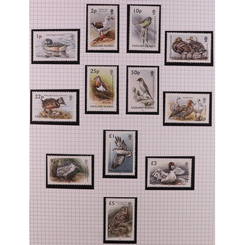 83 - BIRDS 1940's-2010's world collection written up in 22 albums, includes loads of complete sets, mini-... 