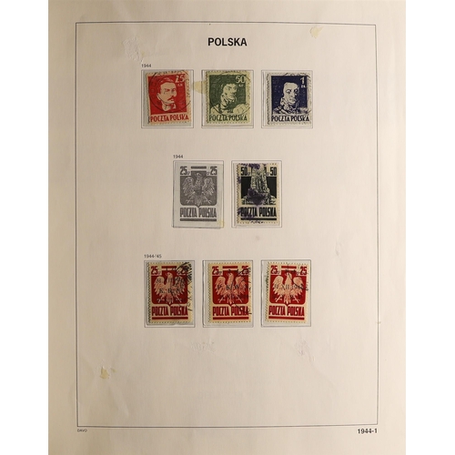 951 - POLAND 1944 - 1959 USED COLLECTION in a hingeless Davo Polska album, chiefly complete sets & miniatu... 