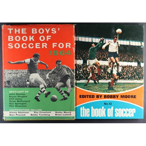 111 - FOOTBALL ANNUALS AND BOOKS 1960s - 1980s. Includes Charles Buchan, Topical Times, Kevin Keegan, Shoo... 