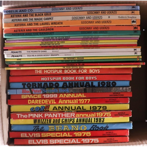 14 - ANNUALS - WARLORD, JUDGE DREDD, ELVIS, 2000 AD, Dad's Army, Victor, The Pink Panther, etc, and some ... 