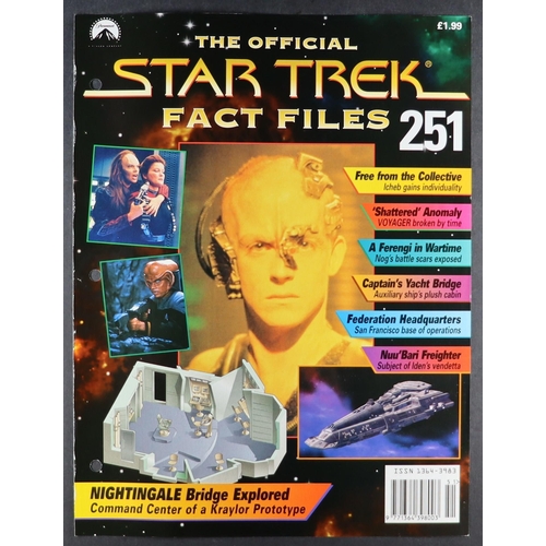 181 - STAR TREK FACTS FILES. Comprehensive collection ranging from 1-304 in 19 binders. Also includes Star... 