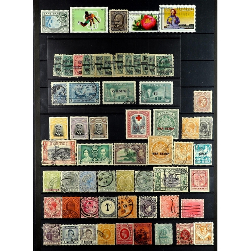 116 - COMMONWEALTH several 1000's mint & used chiefly 1900's-1980's stamps on protective pages, note India... 