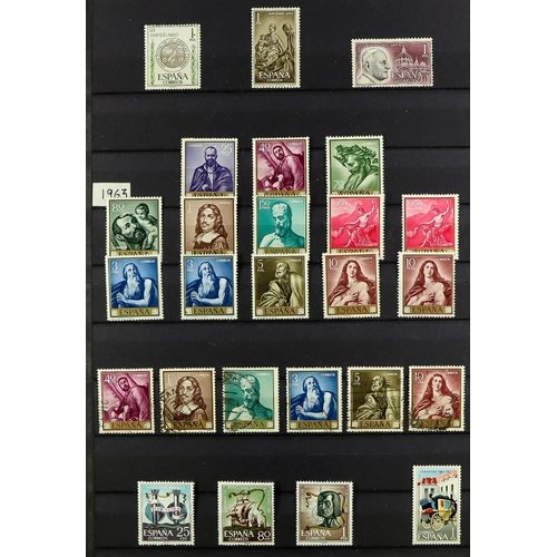 1249 - SPAIN 1939 - 1980 COLLECTION in album of mint & used in 2 stock books, loads of sets (often mint + u... 