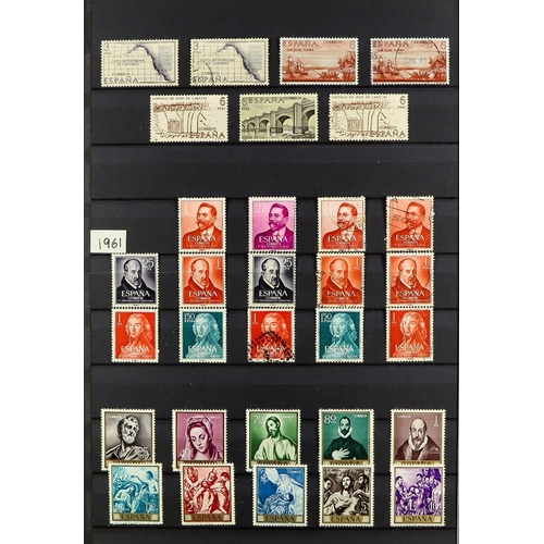 1249 - SPAIN 1939 - 1980 COLLECTION in album of mint & used in 2 stock books, loads of sets (often mint + u... 