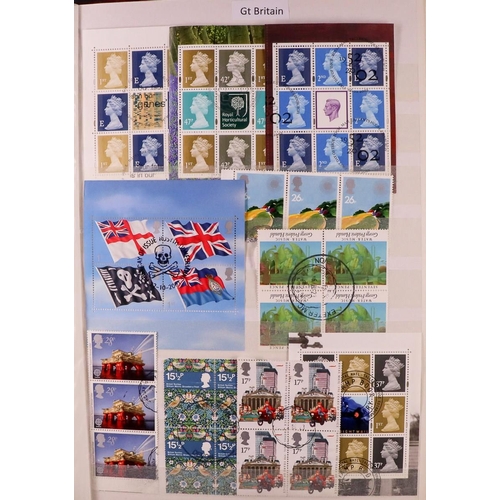 126 - WORLD ASSEMBLY in two cartons, includes New Zealand 1998 Stamp Centenary sheetlets of 25 sets in spe... 