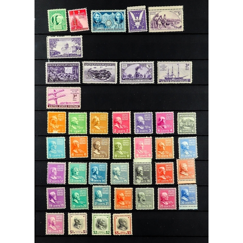 1326 - UNITED STATES 1923 - 1985 NEVER HINGED MINT stamps on protective pages, glassine envelopes (many 100... 