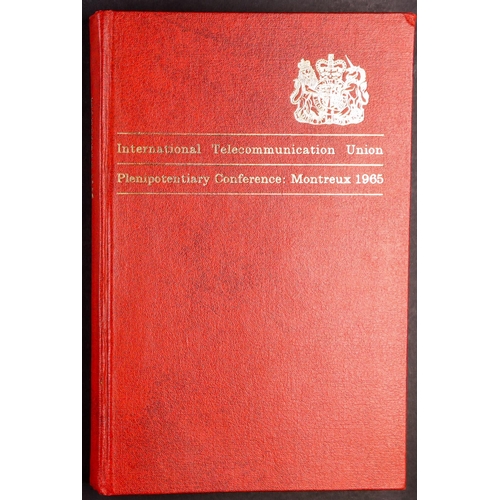 1679 - GB.ELIZABETH II 1965 DELEGATES STAMP HANDBOOK. 1965 ITU Montreux presentation handbook / album conta... 