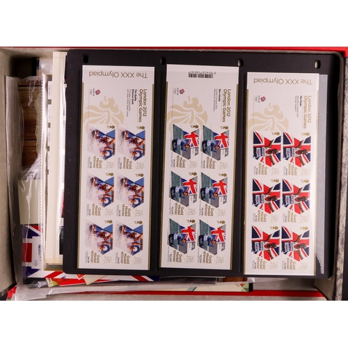 1708 - GB.ELIZABETH II 1971-2012 MINT ASSEMBLY includes 1971-1992 & 2007-2009 issues never hinged mint on s... 